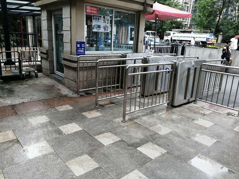 热烈祝贺我司成都锦城逸景人脸识别测温通道项目顺利通过验收